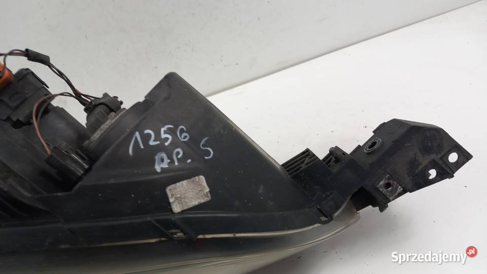 MAZDA 3 BK HB LAMPA PRZÓD PRAWA SOCZEWKA Zbierkowo