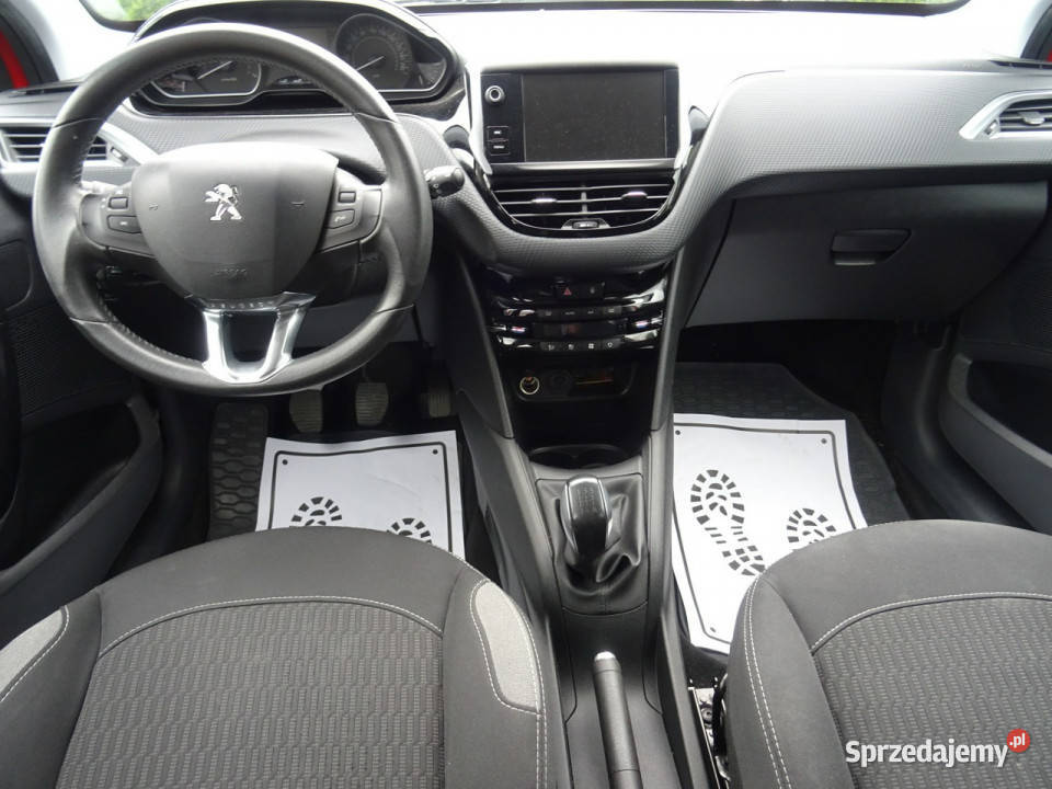 Peugeot 208 12 82 Style krajowy niski światła przeciwmgielne łódzkie