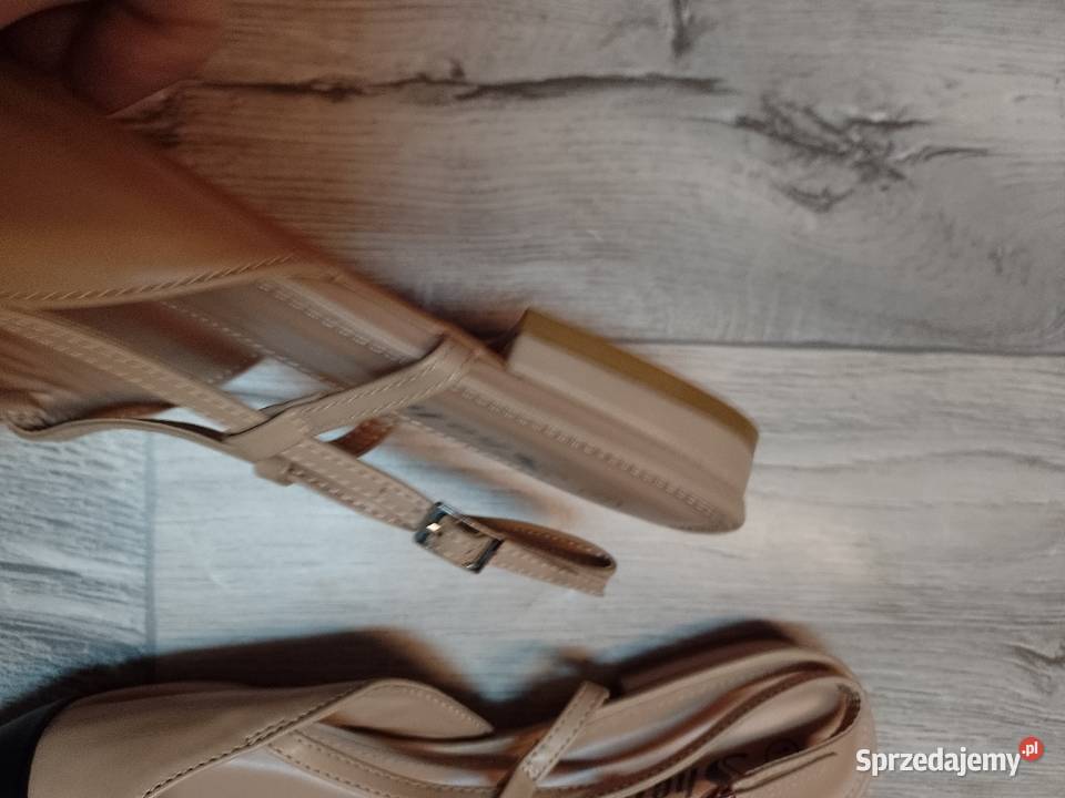 42 Beżowo czarne baleriny wieczorowe z odkrytą Kraków