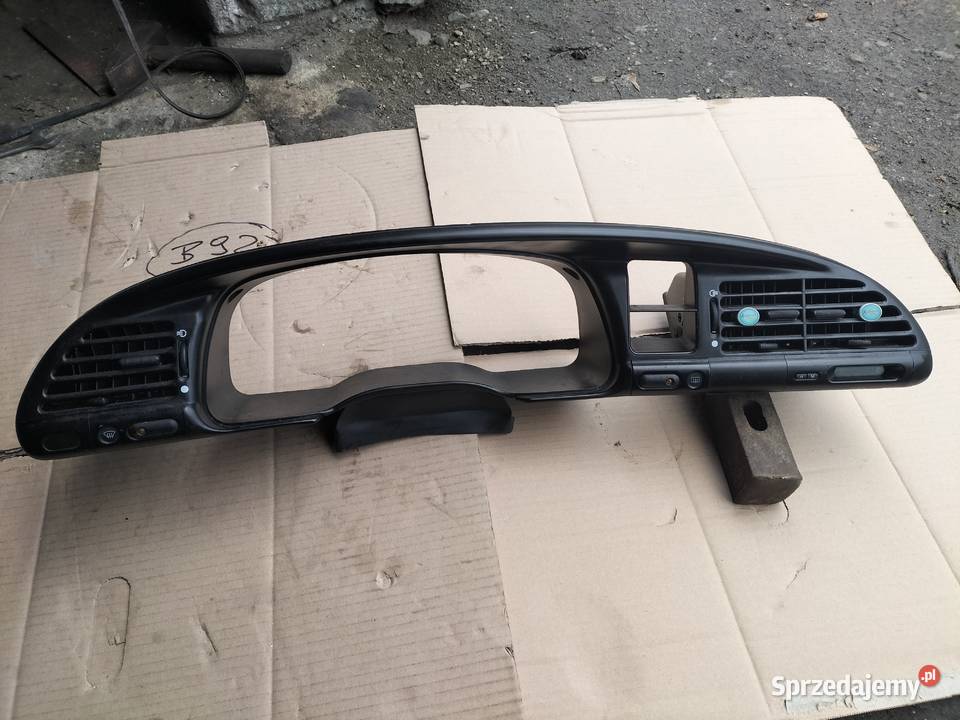 OSŁONA OBUDOWA LICZNIKA ZEGARÓW FORD MONDEO MK 1 Kamień-Kolonia
