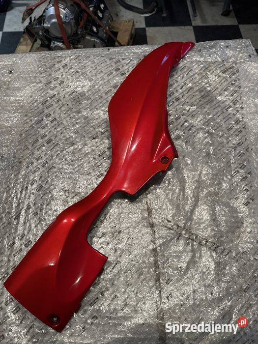 Suzuki UC 125150 Bok Prawy Owiewka Boczek Osłona