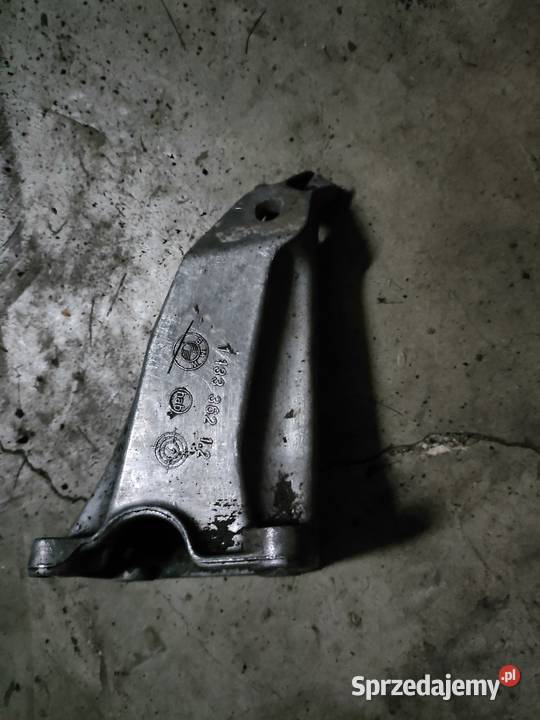 Prawa łapa silnika M20 BMW E34