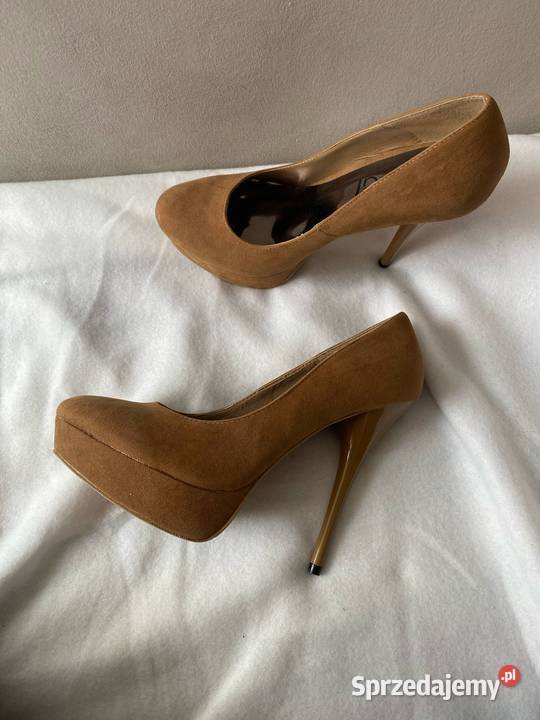 Szpilki w kolorze karmelowym Damskie sprzedam