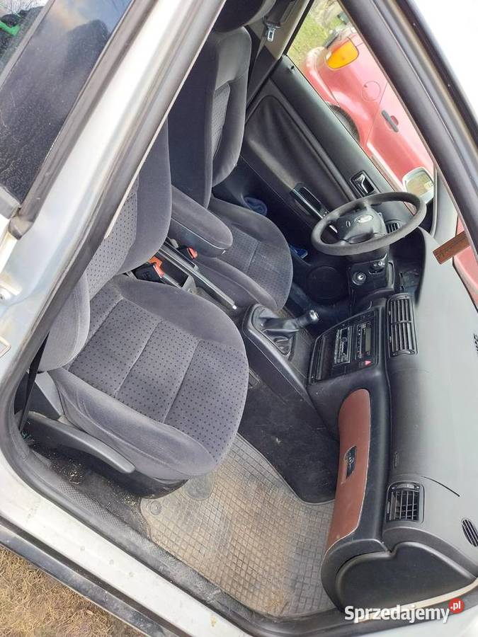 VW Passat B5 18 benzyna 1999r Rok produkcji 1999 Lubartów
