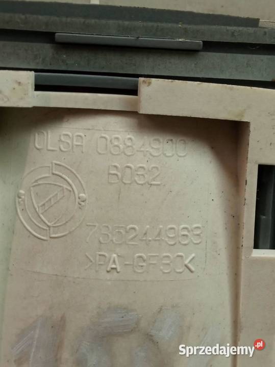 LAMPKA PODSUFITKI EUROPA 85244968 Fiat Bravo II Oświetlenie kabiny sprzedam