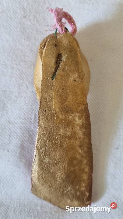 Płaskorzeźba postać kobiety w długiej szacie Warszawa