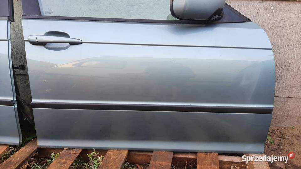 drzwi prawe kompletne BMW e46 kombi lak 4426 osobowe dolnośląskie Dębno