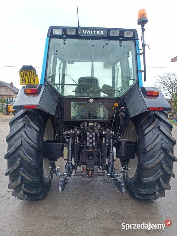 Ciągnik rolniczy Valtra 6300
