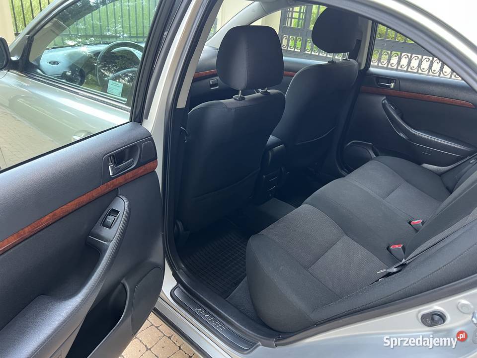 Toyota Avensis T25 Lift 18 129 Benzyna LPG Sedan Nowa Słupia
