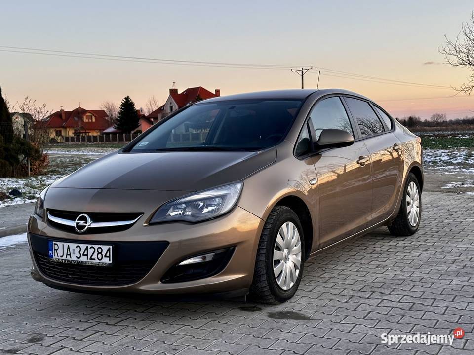 Opel Astra J Sedan 16 b LPG benzyna+LPG sprzedam