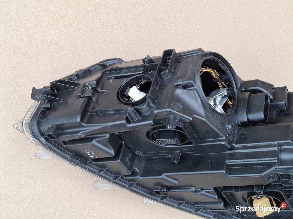 SKODA OCTAVIA 3 III REFLEKTOR PRAWY BIXENON LED lubuskie