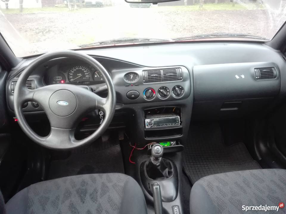 97 Ford Escort 14 LPG długie opłaty welurowa tapicerka Lubartów