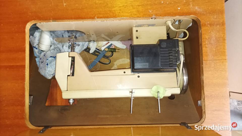 zabytkowa polska maszyna do szycia marki Łucznik śląskie Gliwice