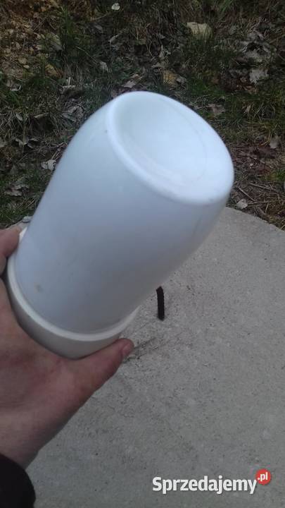 Retro lampa kinkiet 50 te lata mleczne szklo Lubań sprzedam