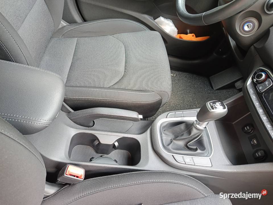 Hyundai i30 Kombi 15 DPI 110 Comfort 2021 39 000 gniazdo USB