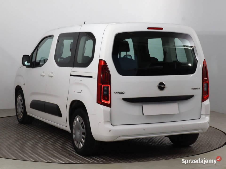 Opel Combo 15 CDTI tempomat Bielany Wrocławskie