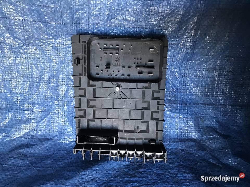 VW GOLF 6 VI 0813r SKRZYNKA BEZPIECZNIKÓW Motoryzacja Bolesławiec