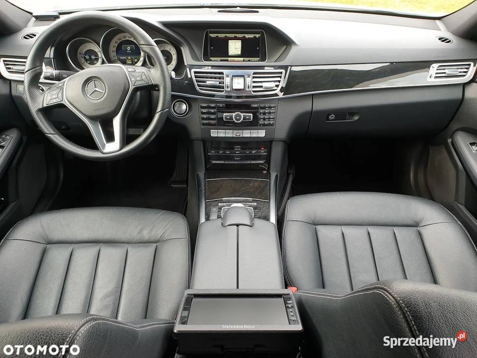 MercedesBenz Klasa E Bezwypadkowy Przebieg 63 Rok produkcji 2013 Szczecin