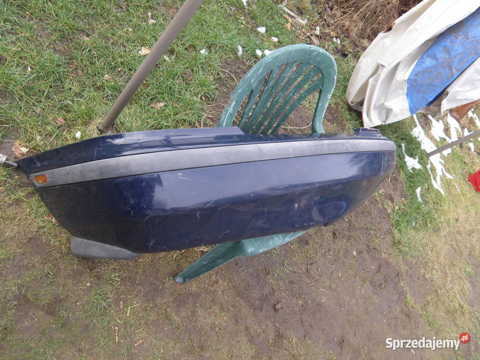 Zderzak tylny tył Volvo v40 9600 granatowy Kraków sprzedam
