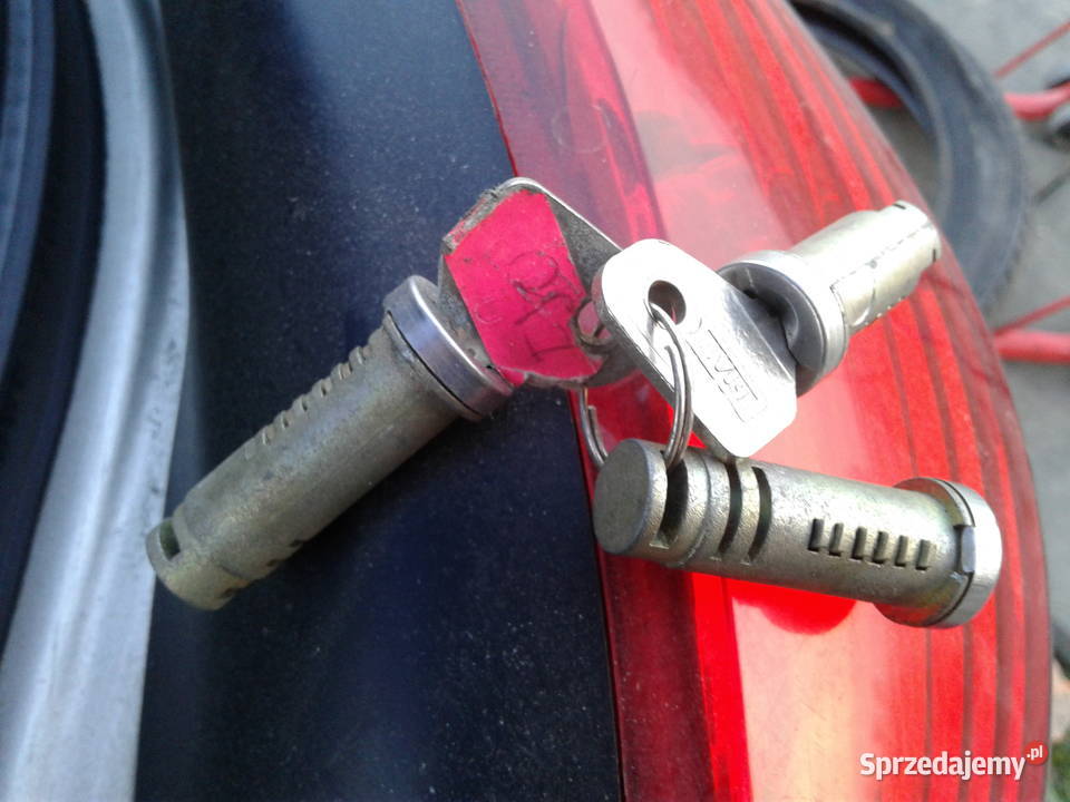 Kluczyki z wkładkami Fiat 126 z epoki dolnośląskie Oława