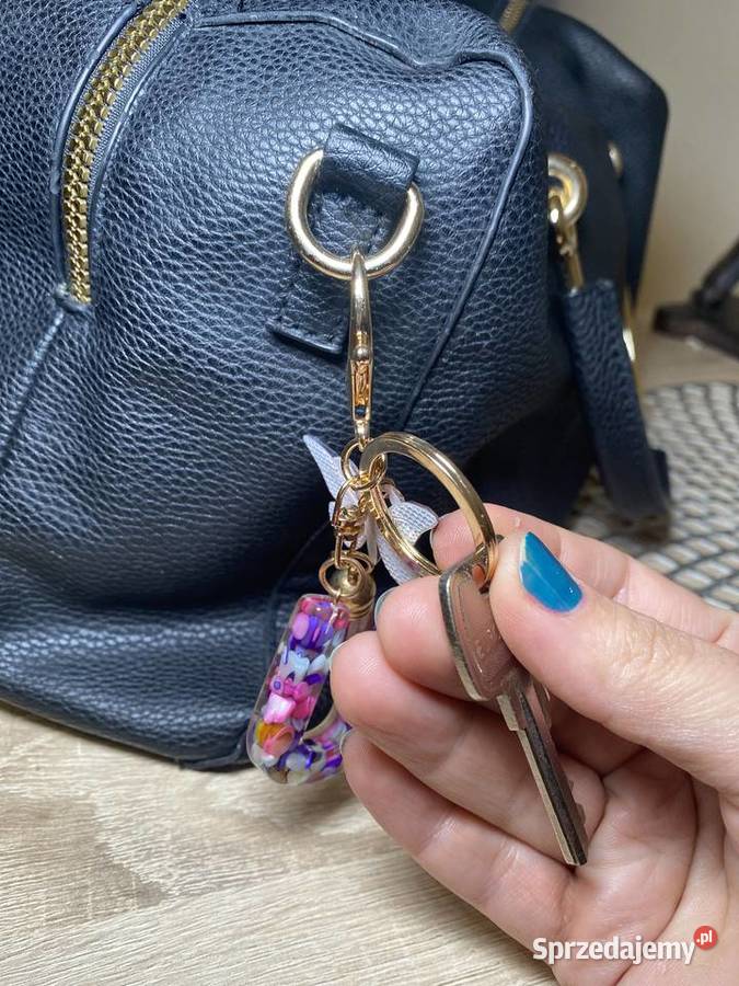 Brelok do kluczy z literą U sprzedam