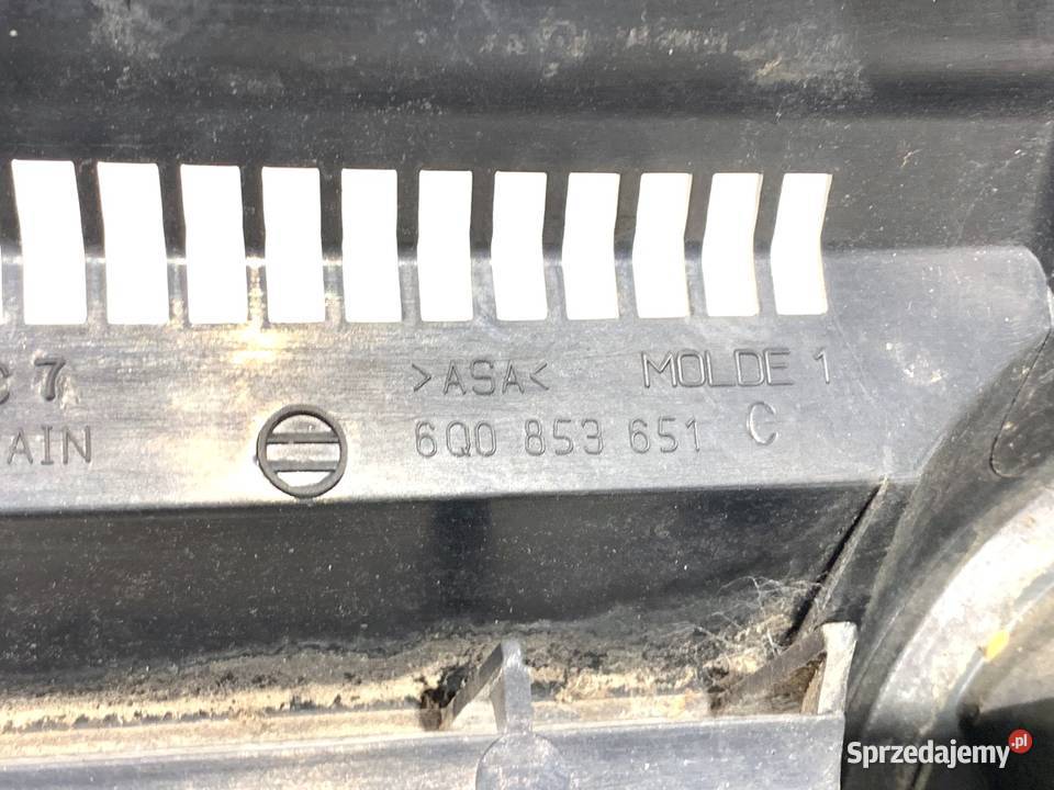 ATRAPA GRILL VW POLO IV 9N 0114 6Q0853651C
