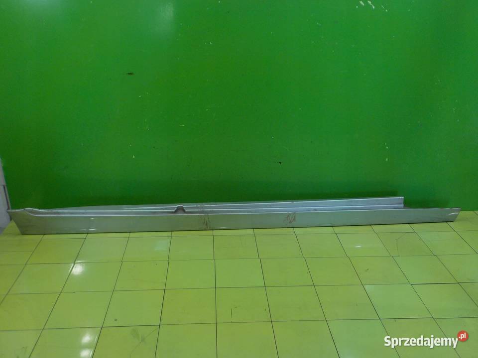 BMW 5 F10 20 D 11r SEDAN 4D listwa progu prawa sprzedam
