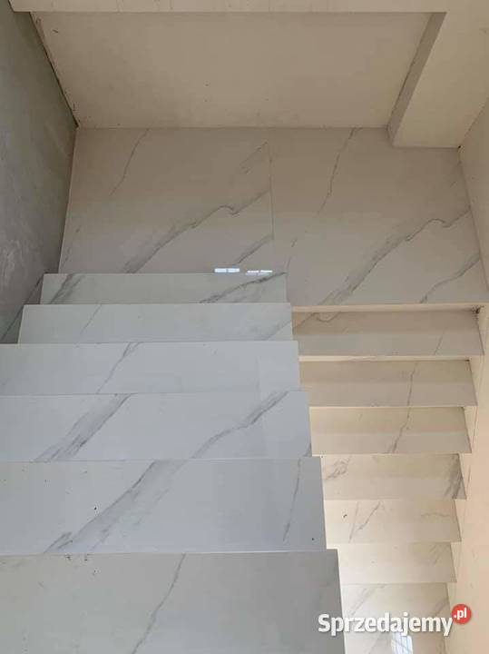 Schody z białego marmuru WYSOKI POŁYSK 120x30 Łask