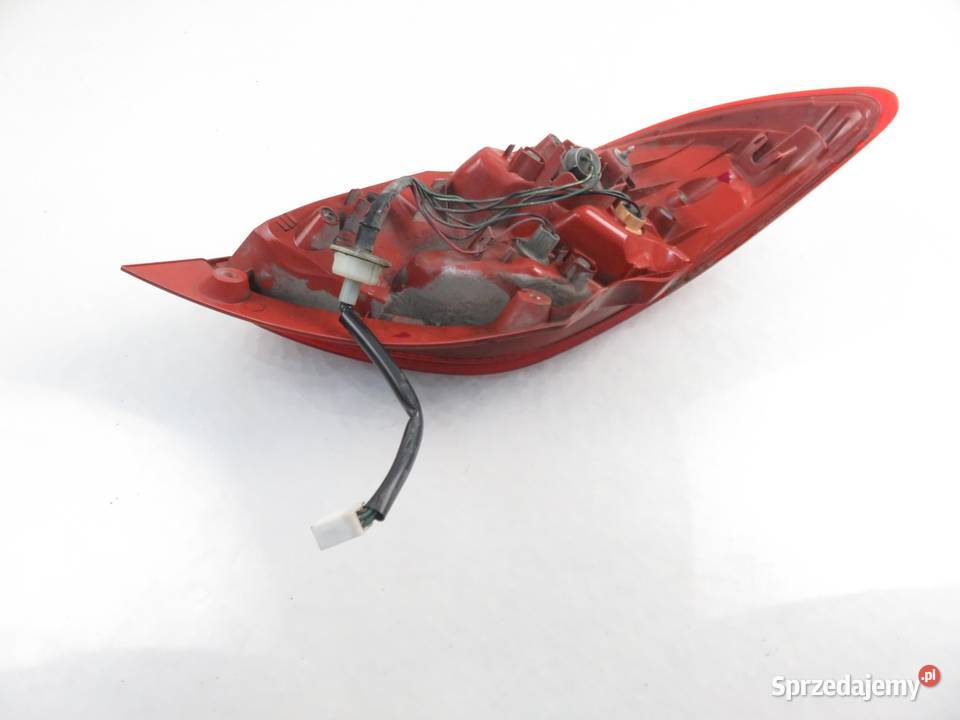 LAMPA PRAWA TYLNA MAZDA 2 II osobowe Lampy tylne sprzedam