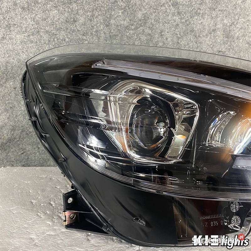 WYPRZEDAŻ MercedesBenz C Klasa W204 lampy osobowe Części samochodowe