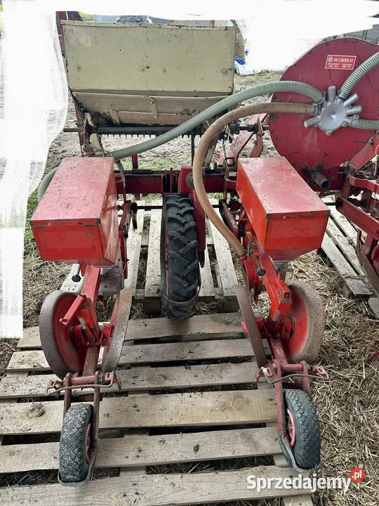 Sprzedam siewnik punktowy pneumatyczny do Oporów