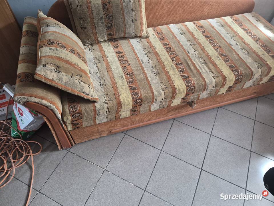 Rozkładana sofa z pojemnikiem na pościel Łomża sprzedam