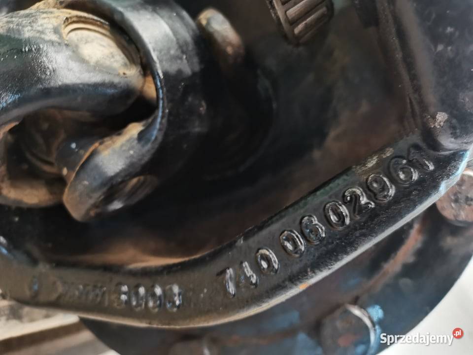 Zwolnica Zwrotnica lewa Massey Ferguson 7480 Wilkowo