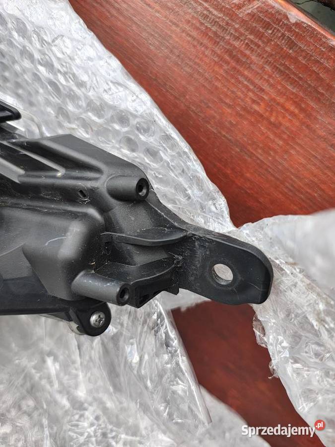 RAV4 V Lampa prawa przednia reflektor LED osobowe sprzedam