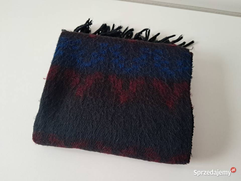 Szal z frędzlami czarno niebiesko czerwony do małopolskie