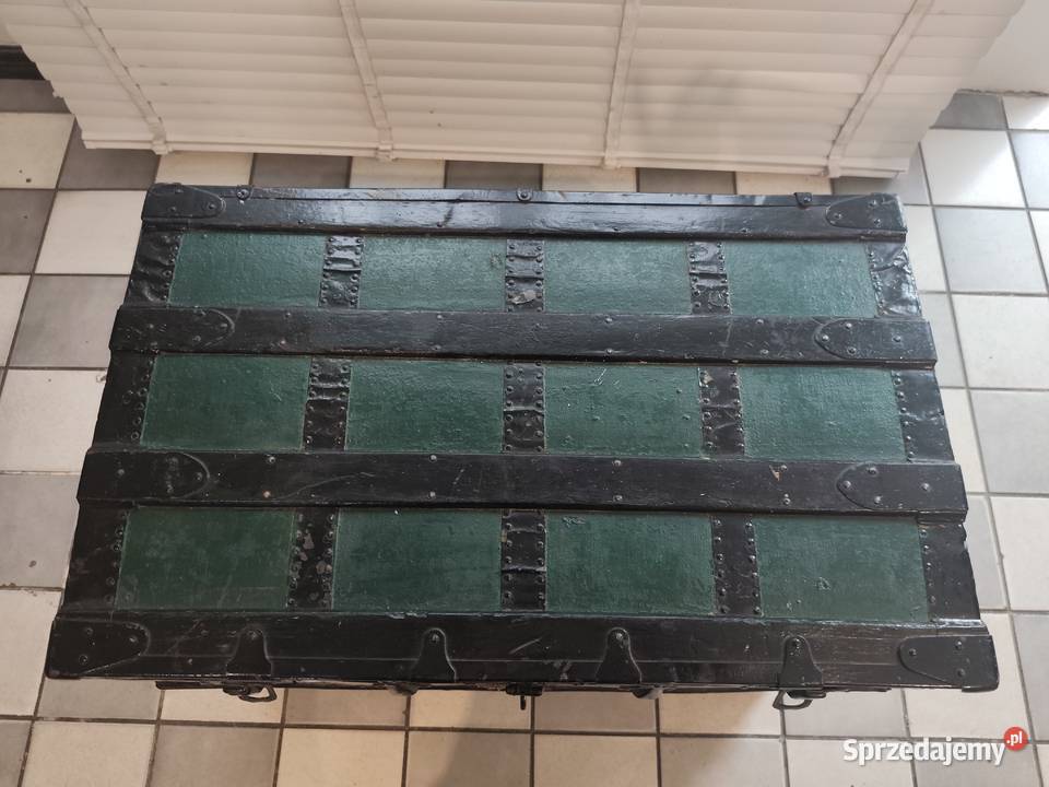 Stary kufer parowy Budzyń