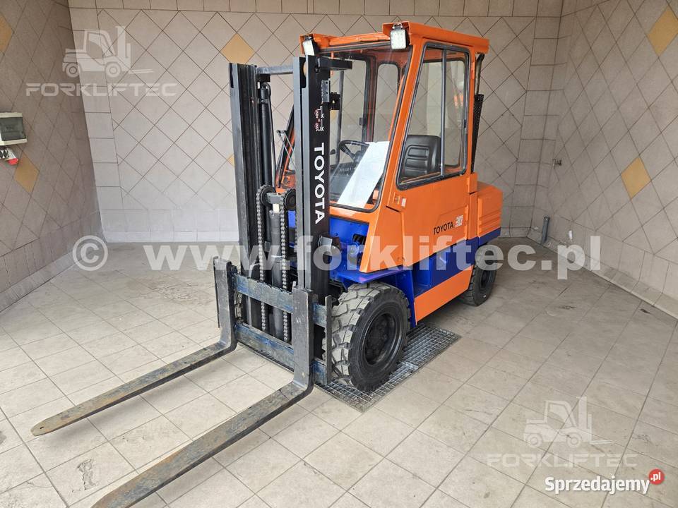 Wózek widłowy TOYOTA 5FD30 wolny skok kabina