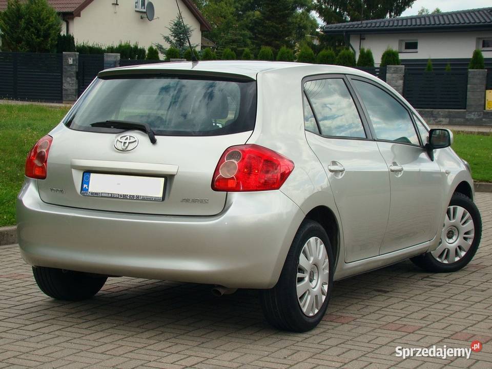 Ładna Toyota Auris 16Ben z LPG 5 Drzwi Auris Gostynin