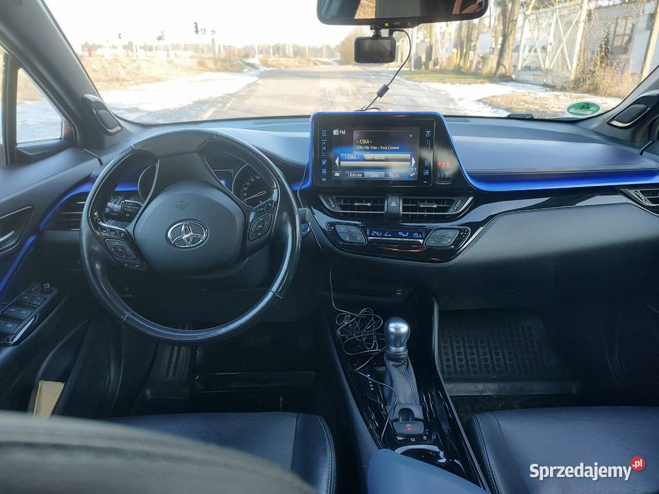 Sprzedam zadbaną Toyotę chr hybrid 2017 dobrze Motoryzacja Piła sprzedam