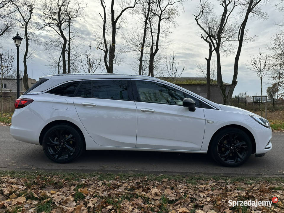 Opel Astra Cosmo Sport Tourer 16 CDTI 136 2018r Józefkowo