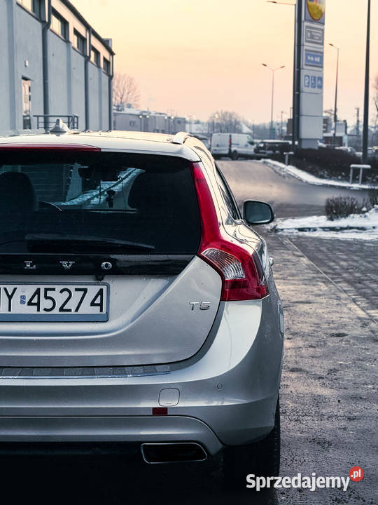 Volvo V60 T5 245 stan Perfect Świątniki Górne