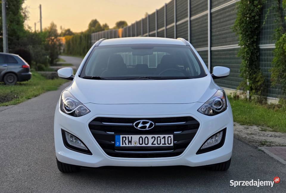 Hyundai I30 14 Benzyna 100 2017r LIFT LED serwisowany w ASO Humniska sprzedam