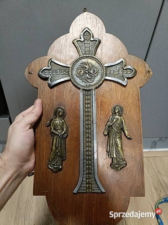 Stary drewniany krzyż krucyfiks ścienny