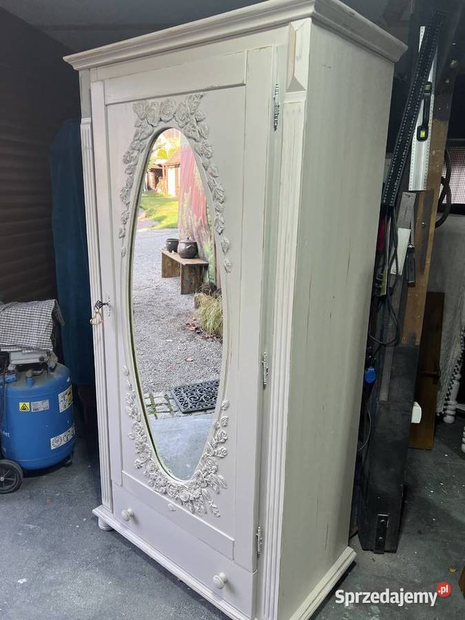 Szafa drewniana z owalnym lustrem Meble Żary