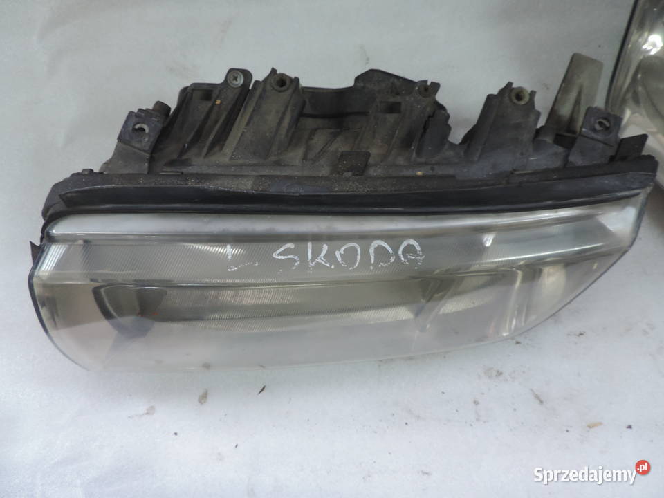 SKODA FABIA 1 LAMPA LEWY PRZÓD Rok produkcji 2002 Oświetlenie Nowy Sącz