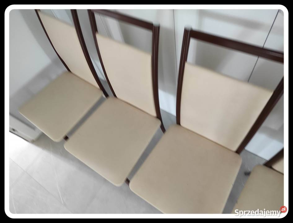 Krzesła metalowe z obiciem w eko skórze 4 sztuki Płock sprzedam