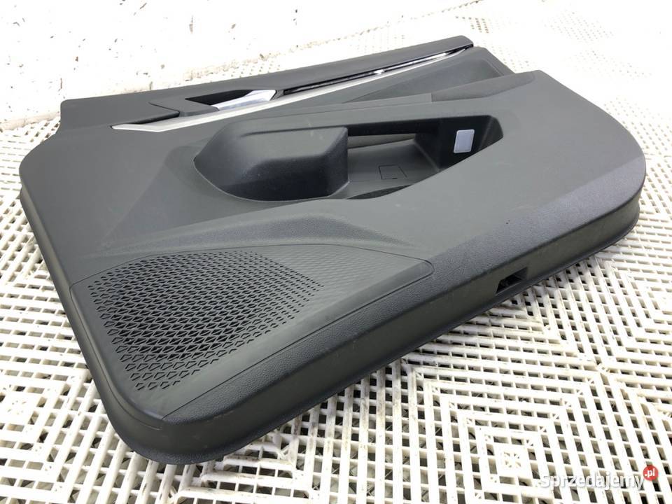 BOCZEK DRZWI PRAWY PRZÓD VW GOLF VIII Kombi osobowe