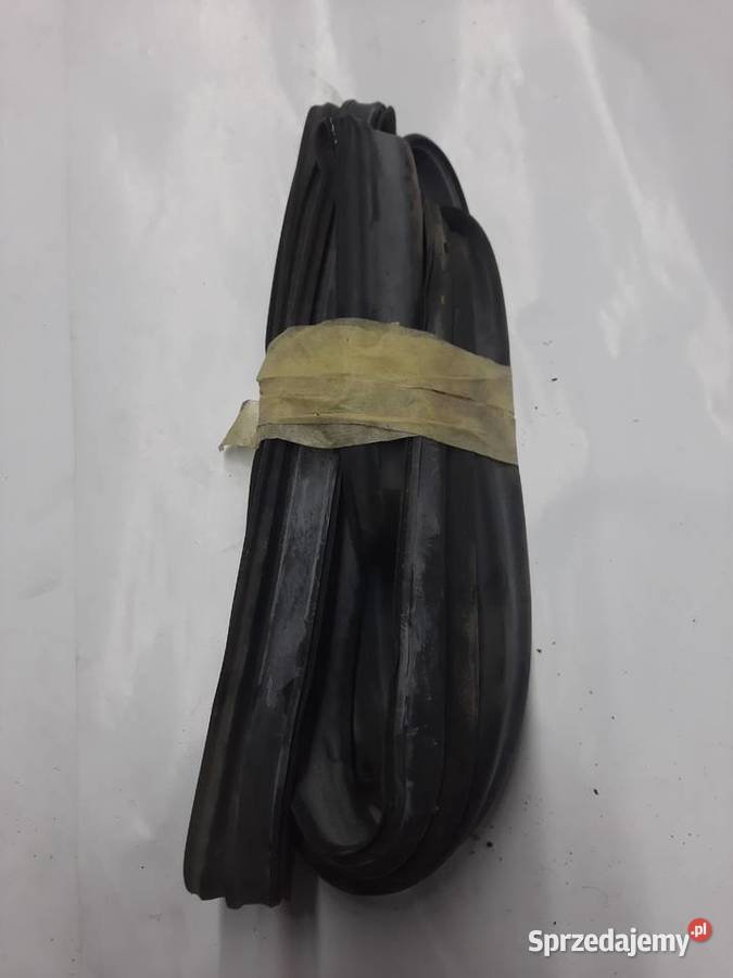 Opel Astra H HB lewa uszczelka drzwi na słupku Uszczelki Ksawerów