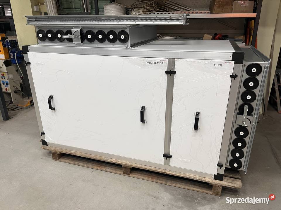 Adaptacja pomieszczenia na lakiernie 25 lat