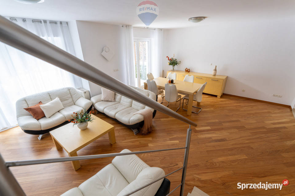 Segment 160 m z ogrodem w centrum Józefosławia Józefosław